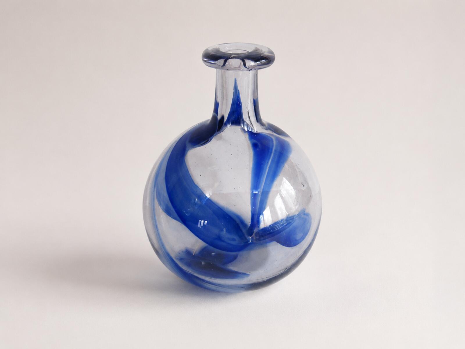 Harkness Glass Blue Swirl Art Glass Vase Hand Blown Signed 5"