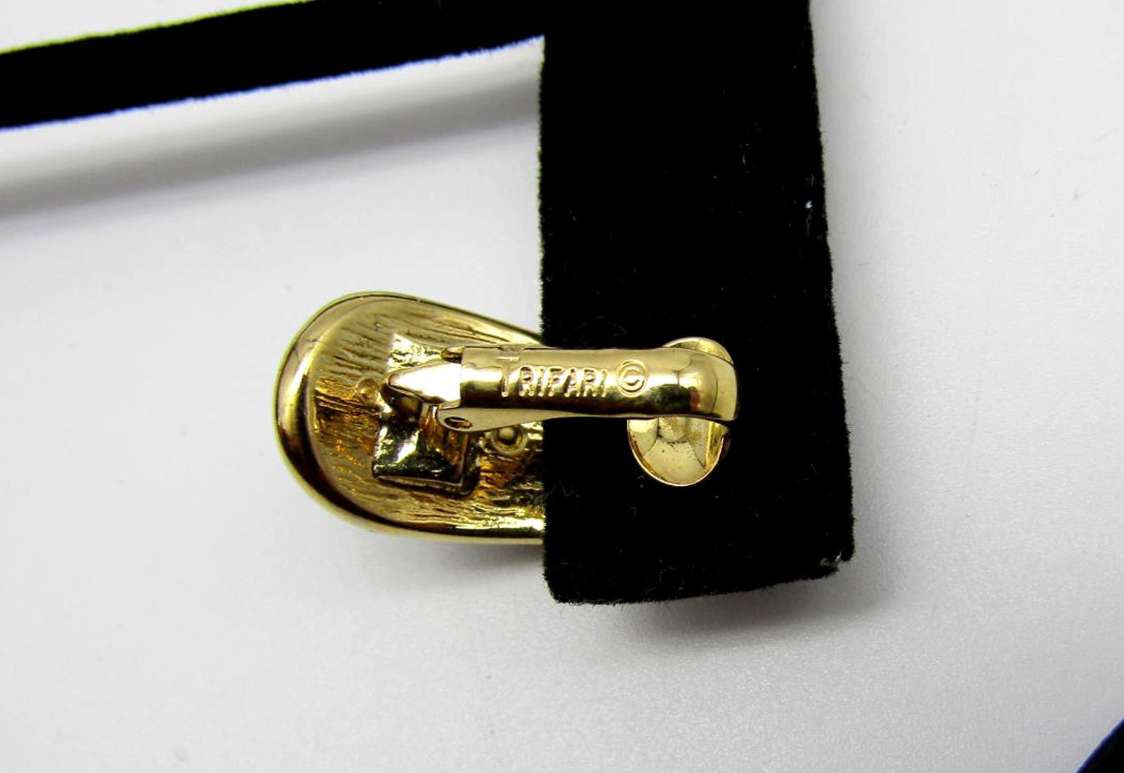 Vintage Trifari Black and Gold Clip-On Earrings