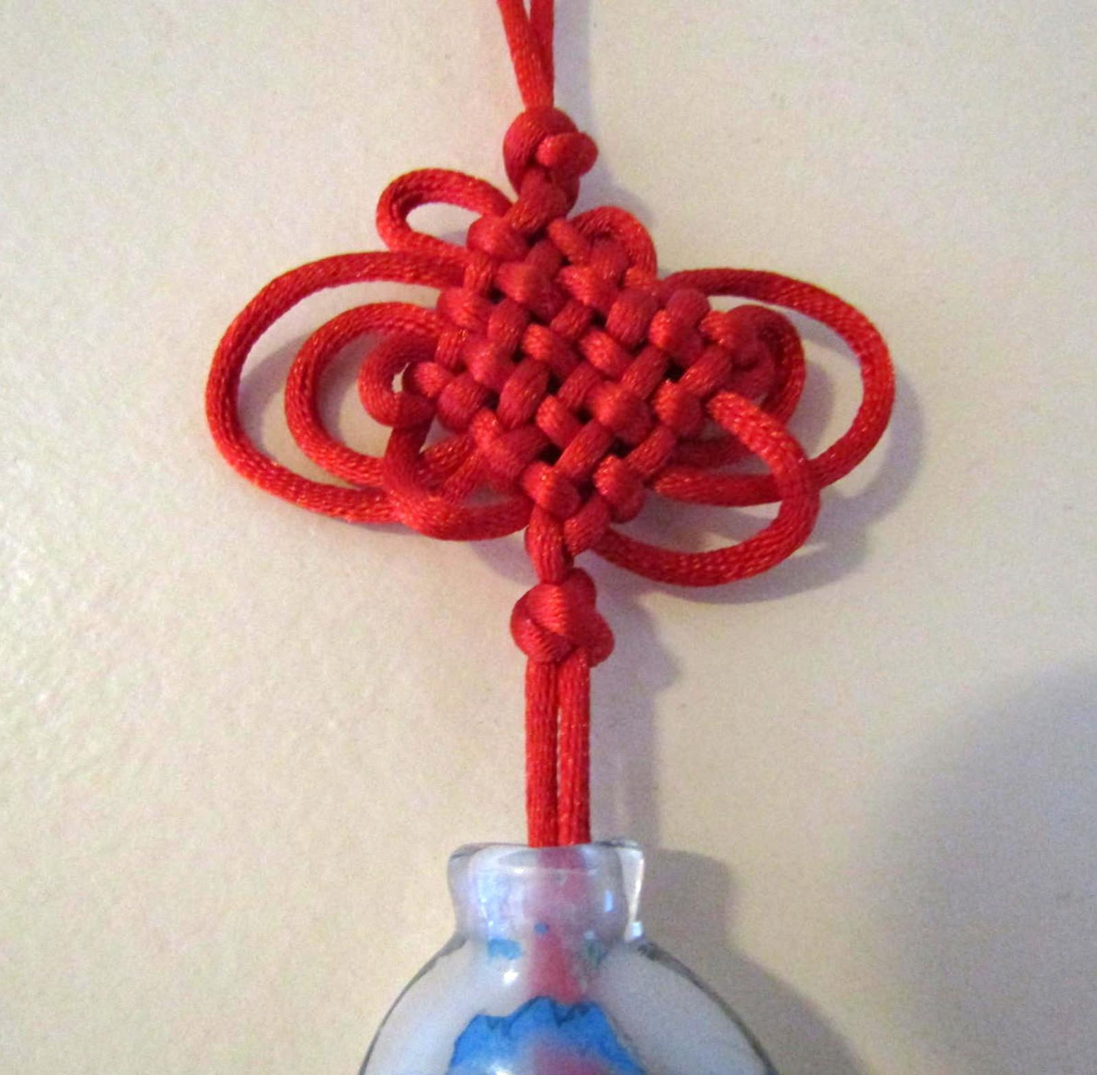 Traditional Chinese Feng Shui Hanging Ornament Snuff Bottle Great Wall Design