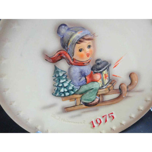 1975 Hummel Plate "Ride Into Christmas" 5th Annual Plate West Germany