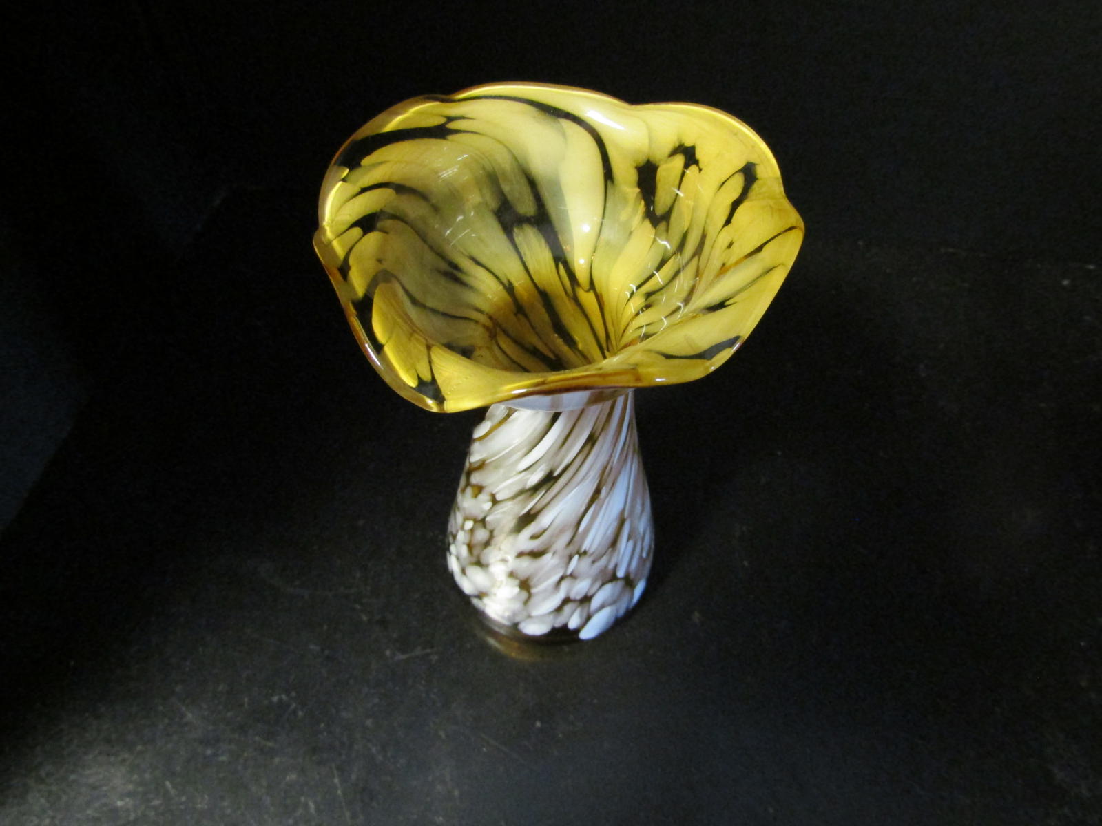 Beautiful Hand-Blown Decorative Amber Glass Speckled Vase FREE SHIPPING