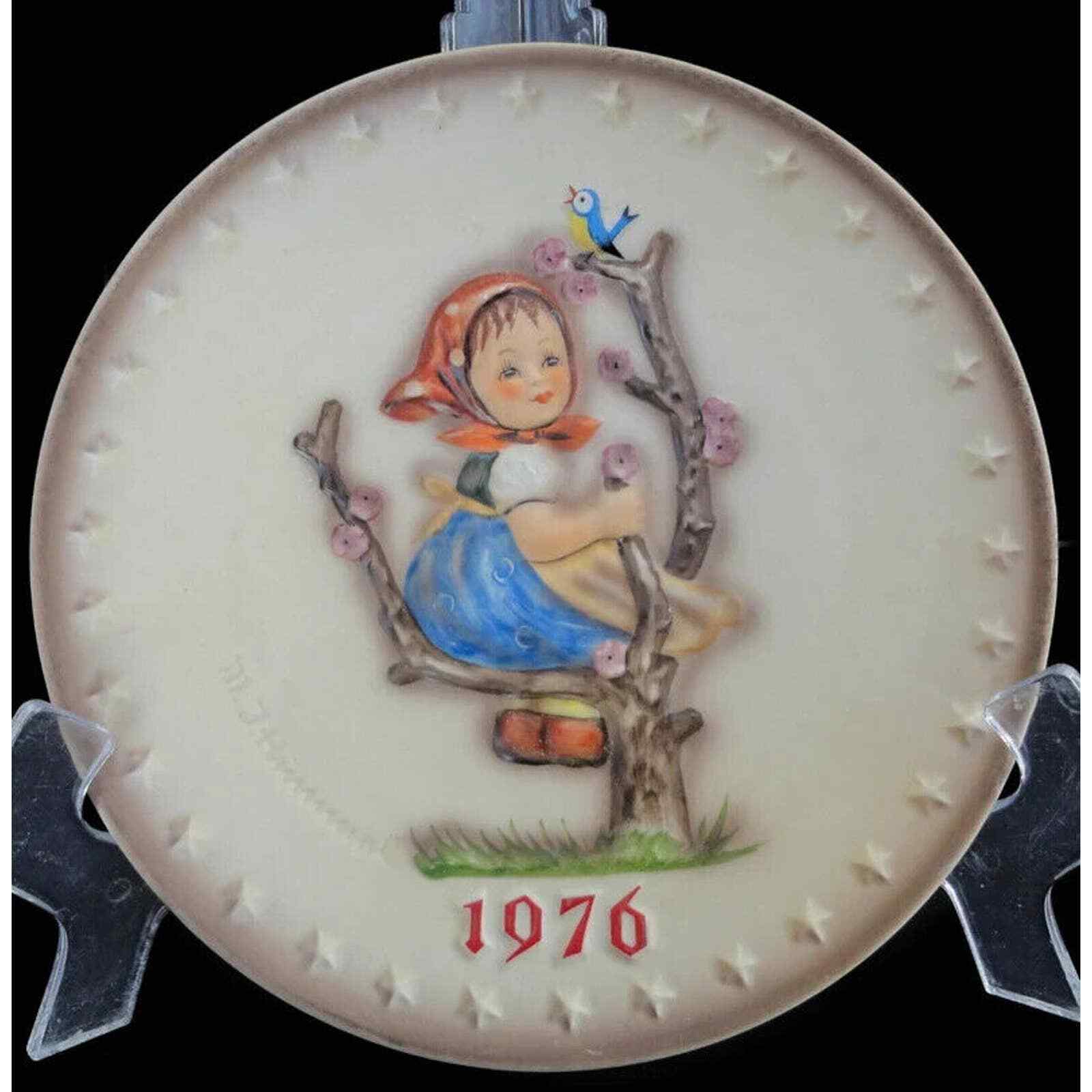 1976 Hummel Plate "Apple Tree Girl" 6th Annual Plate West Germany