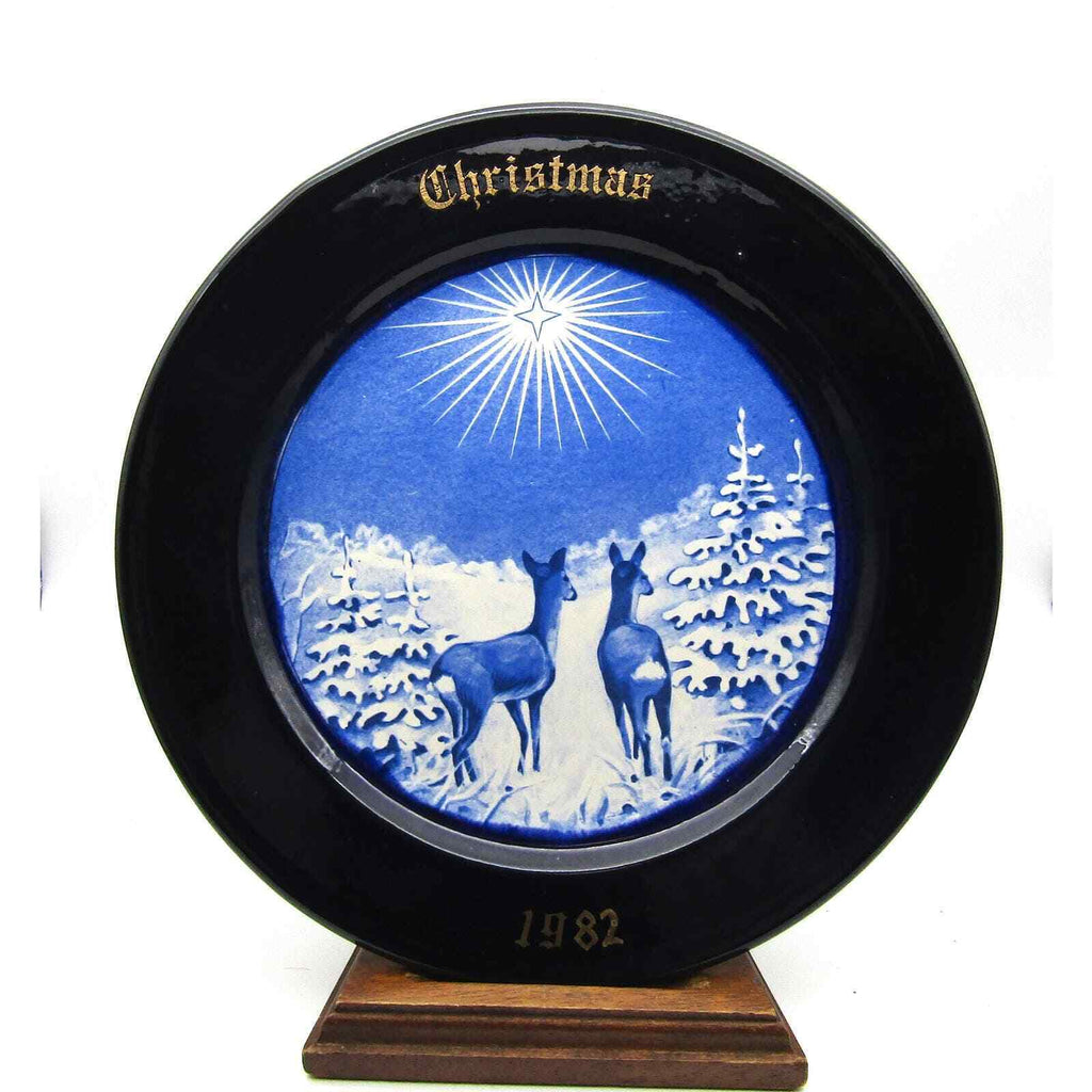 1982 Christmas Plate Two Deer Looking at the North Star Wall Hanging Plate