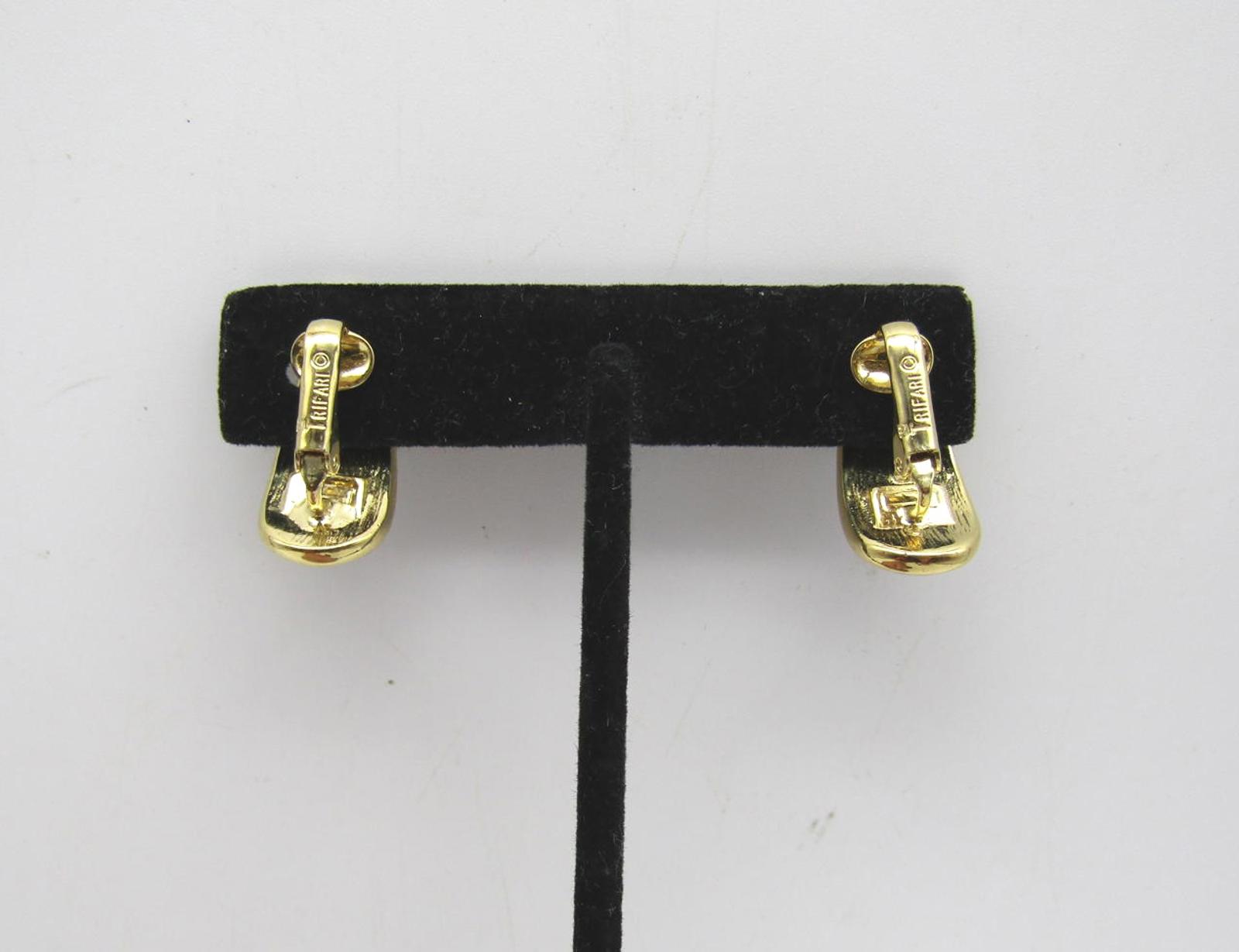 Vintage Trifari Black and Gold Clip-On Earrings