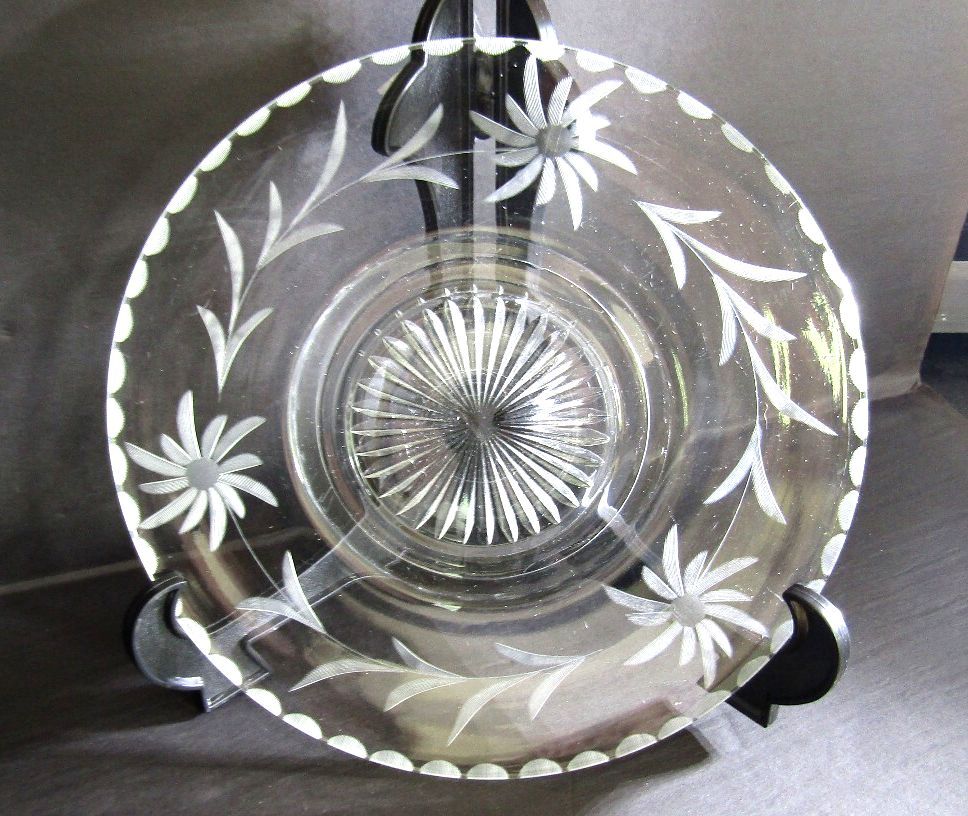 Vintage 10.5" Etched Glass Serving Plate Starburst Aster Flower Tidbit Tray