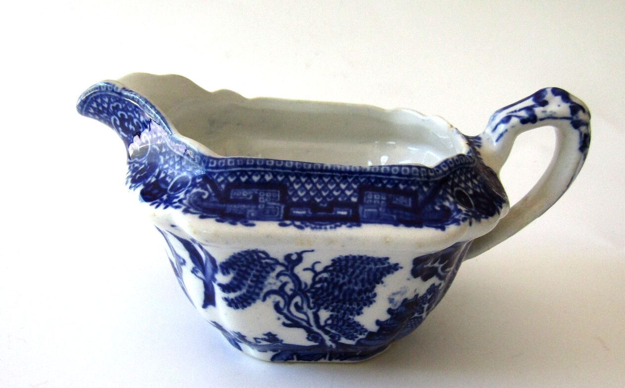 Antique Dudson Wilcox Till Blue Willow Scalloped Creamer Ironstone