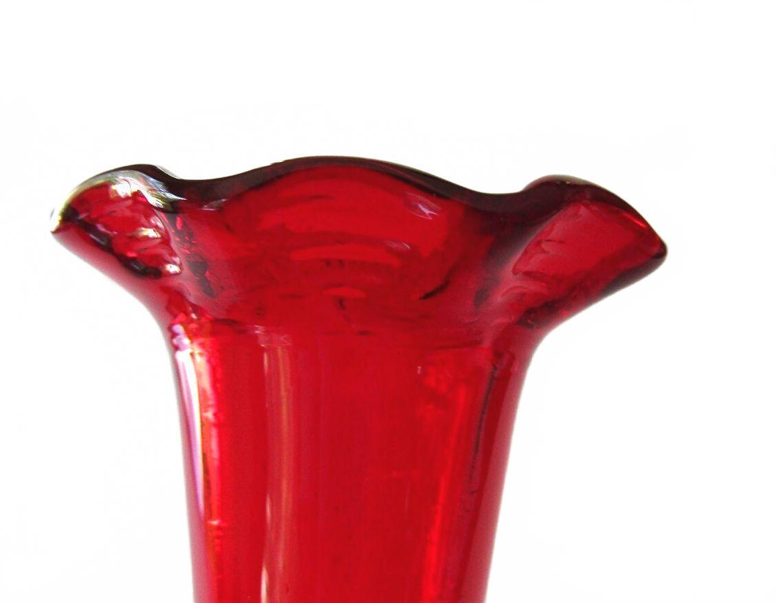 Vintage Ruby Red Hand Blown Glass Onion Bud Vase 7-5/8" Ruffled Rim Pontil Base