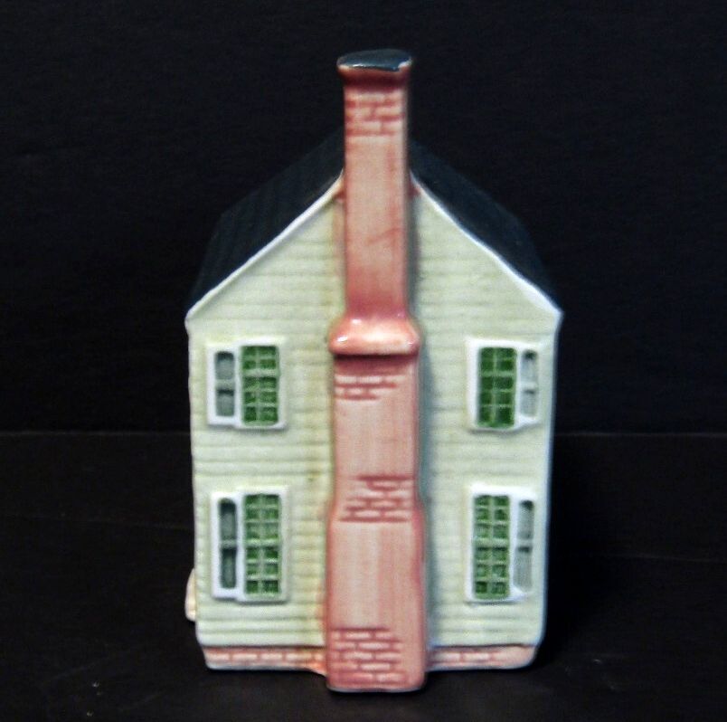 Royal Goedewaagen Pasteur & Galt Apothecary Colonial Williamsburg Figurine Delft